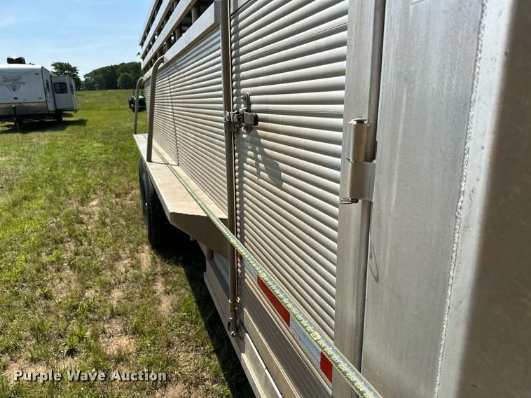 image for item OG9050 C&M  livestock trailer