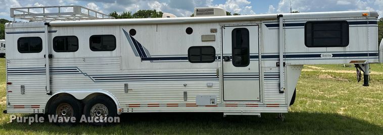 image for item OG9052 1996 Sundowner Siesta  horse trailer