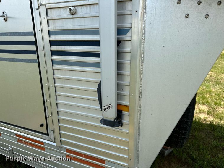 image for item OG9052 1996 Sundowner Siesta  horse trailer