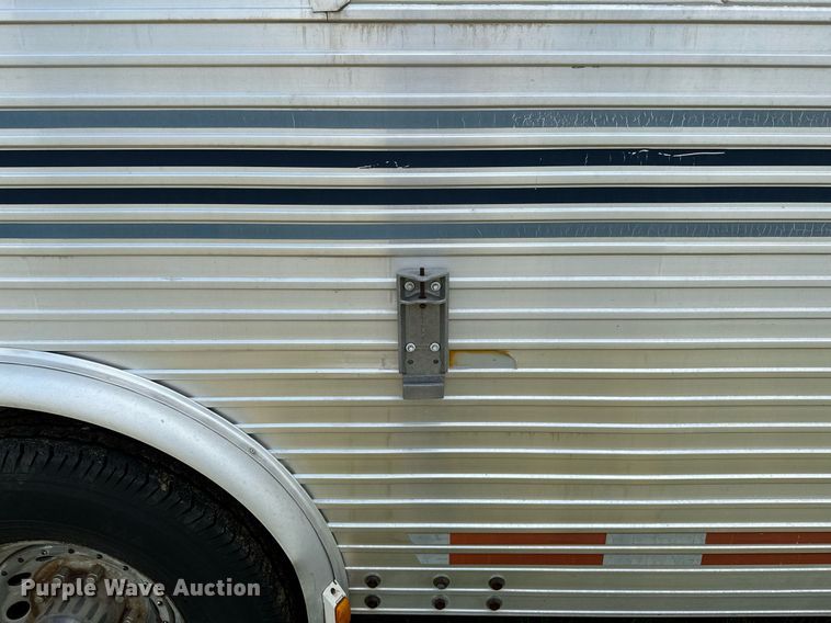 image for item OG9052 1996 Sundowner Siesta  horse trailer