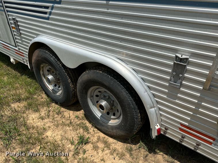 image for item OG9052 1996 Sundowner Siesta  horse trailer