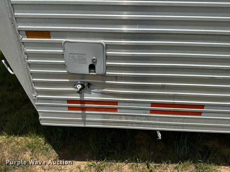 image for item OG9052 1996 Sundowner Siesta  horse trailer