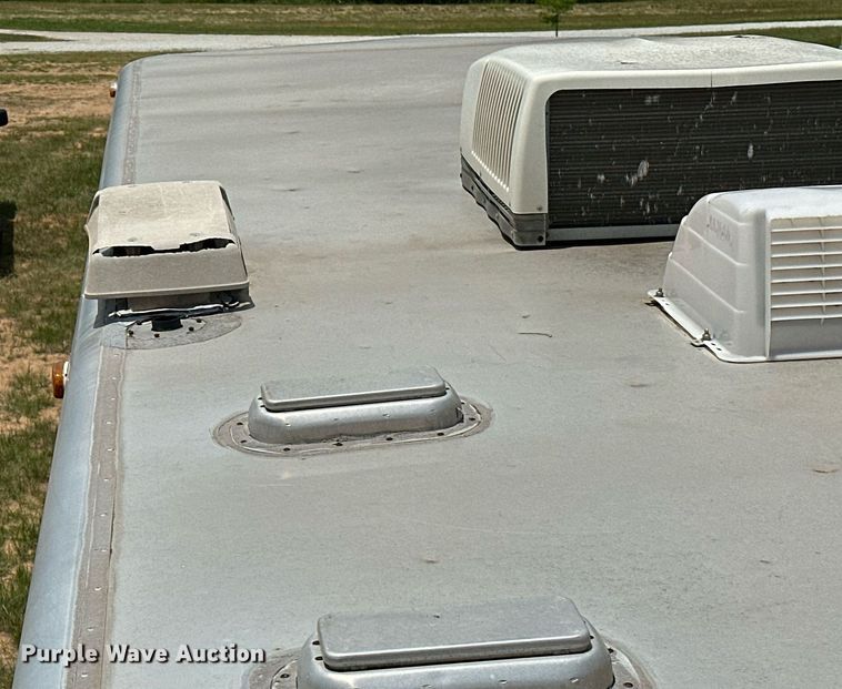 image for item OG9052 1996 Sundowner Siesta  horse trailer