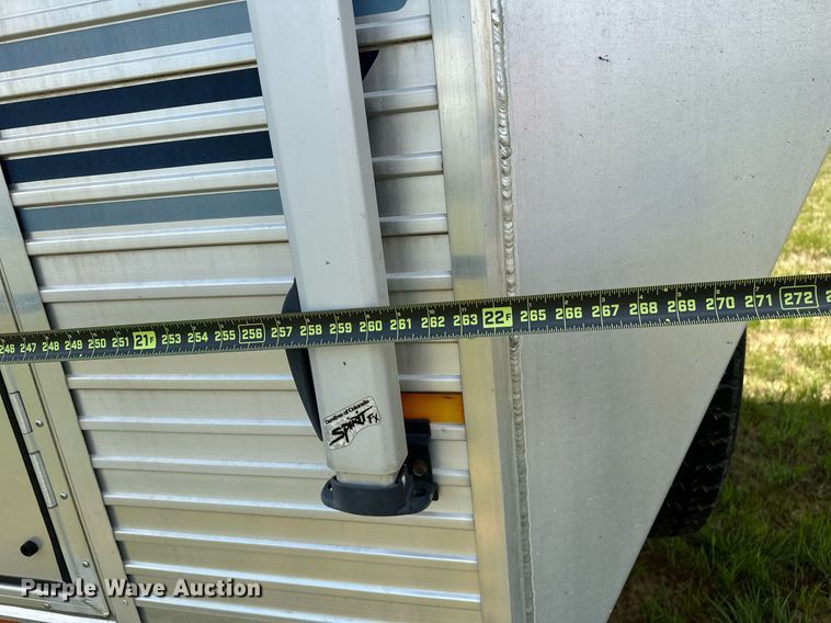 image for item OG9052 1996 Sundowner Siesta  horse trailer