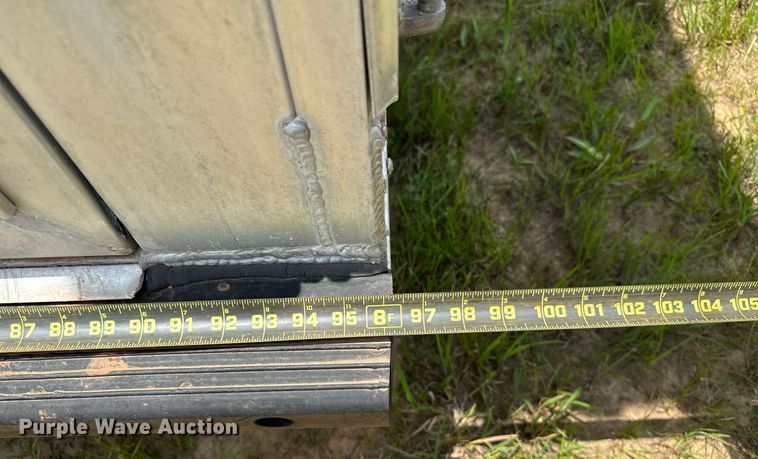 image for item OG9052 1996 Sundowner Siesta  horse trailer