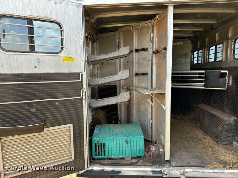 image for item OG9052 1996 Sundowner Siesta  horse trailer