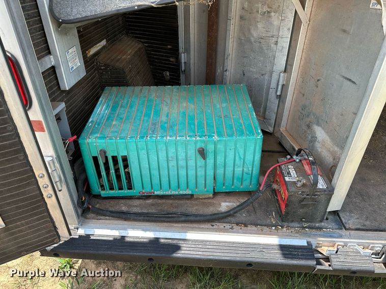 image for item OG9052 1996 Sundowner Siesta  horse trailer