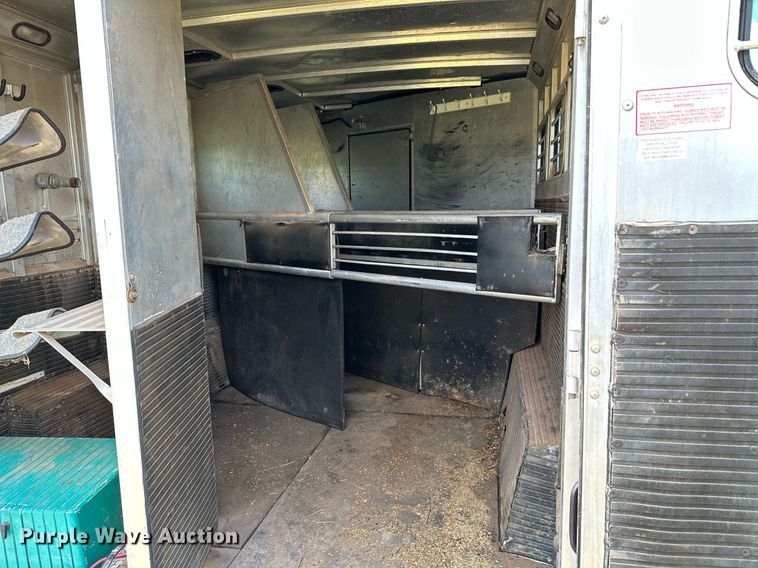 image for item OG9052 1996 Sundowner Siesta  horse trailer