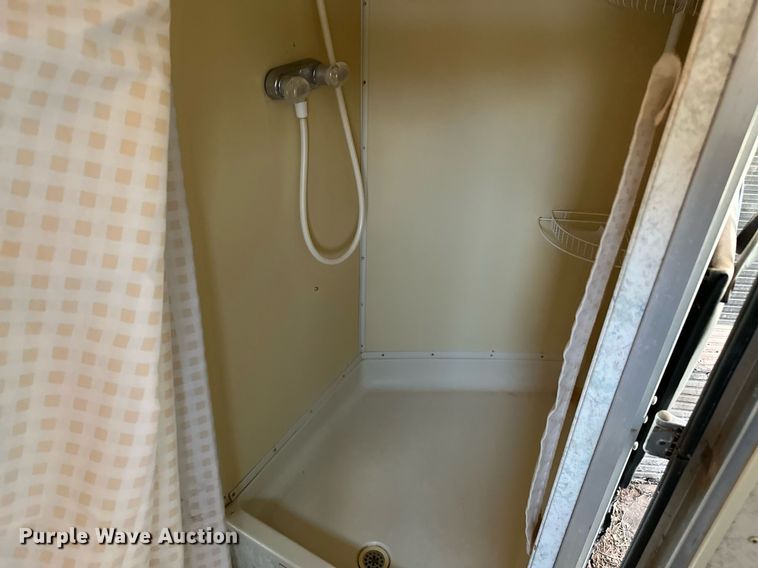 image for item OG9052 1996 Sundowner Siesta  horse trailer