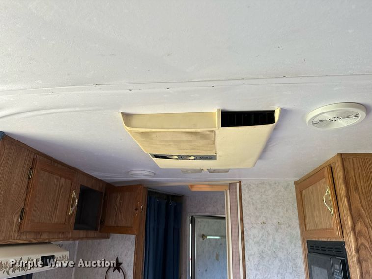 image for item OG9052 1996 Sundowner Siesta  horse trailer