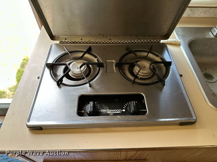 image for item OG9052 1996 Sundowner Siesta  horse trailer