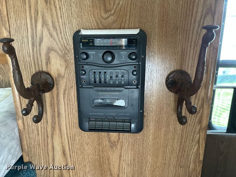 image for item OG9052 1996 Sundowner Siesta  horse trailer