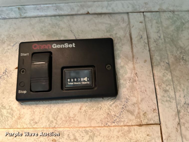 image for item OG9052 1996 Sundowner Siesta  horse trailer