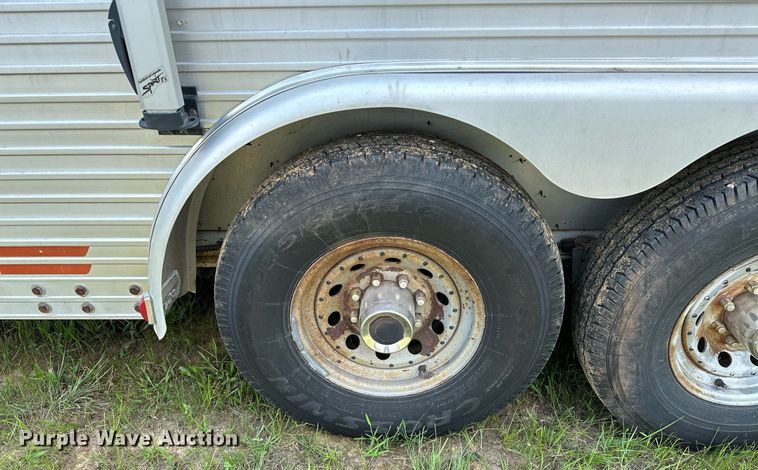 image for item OG9052 1996 Sundowner Siesta  horse trailer