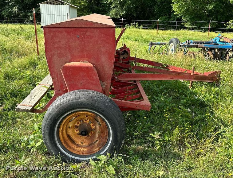 image for item OG9058 Massey Ferguson 33  grain drill