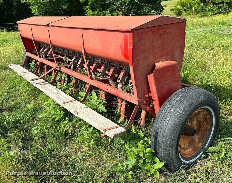 image for item OG9058 Massey Ferguson 33  grain drill