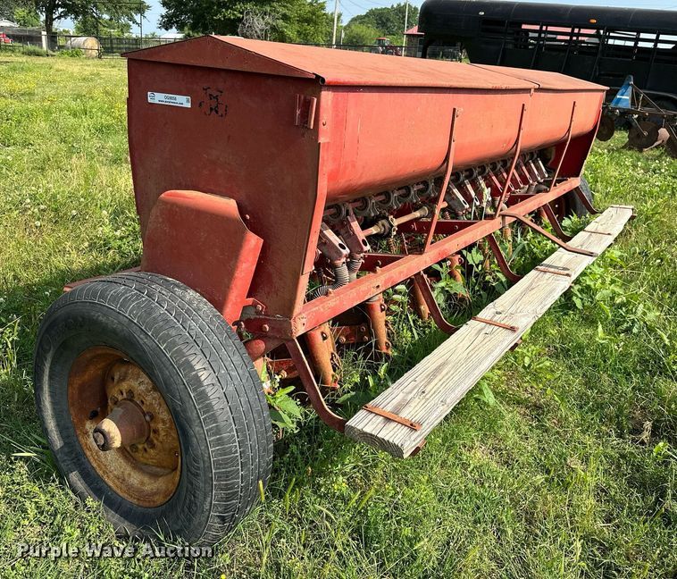 image for item OG9058 Massey Ferguson 33  grain drill