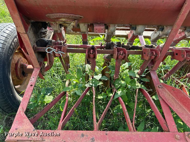 image for item OG9058 Massey Ferguson 33  grain drill