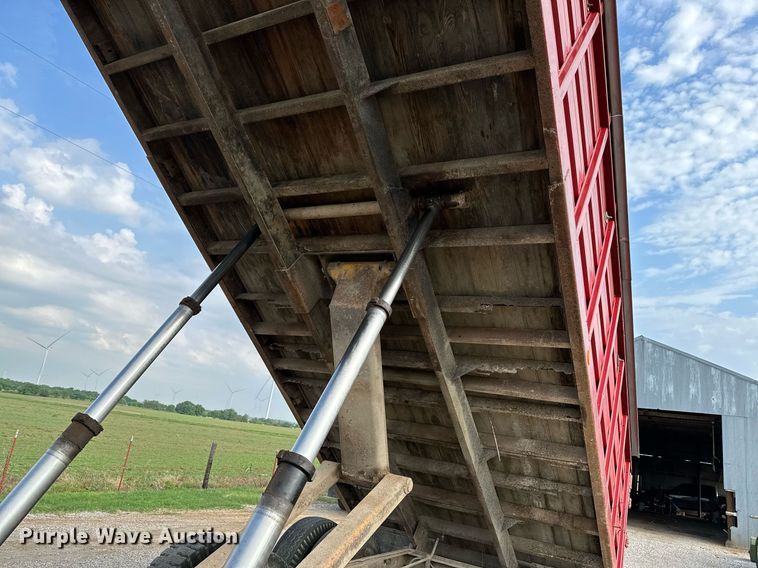 image for item OG9064 1977 GMC Sierra 6500  grain truck