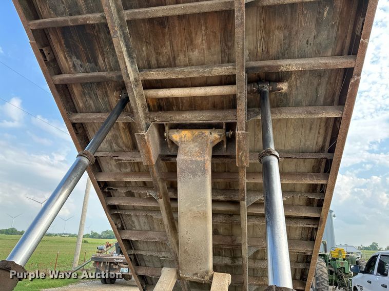 image for item OG9064 1977 GMC Sierra 6500  grain truck