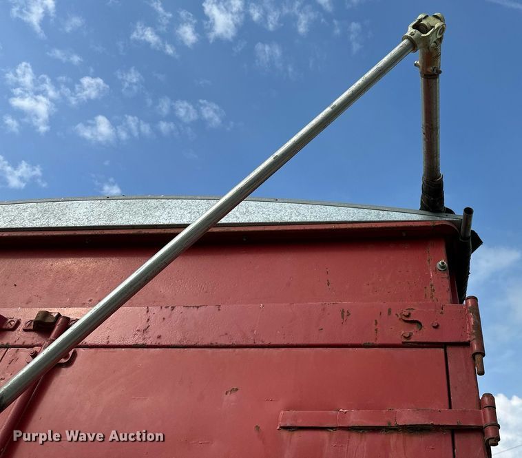 image for item OG9064 1977 GMC Sierra 6500  grain truck