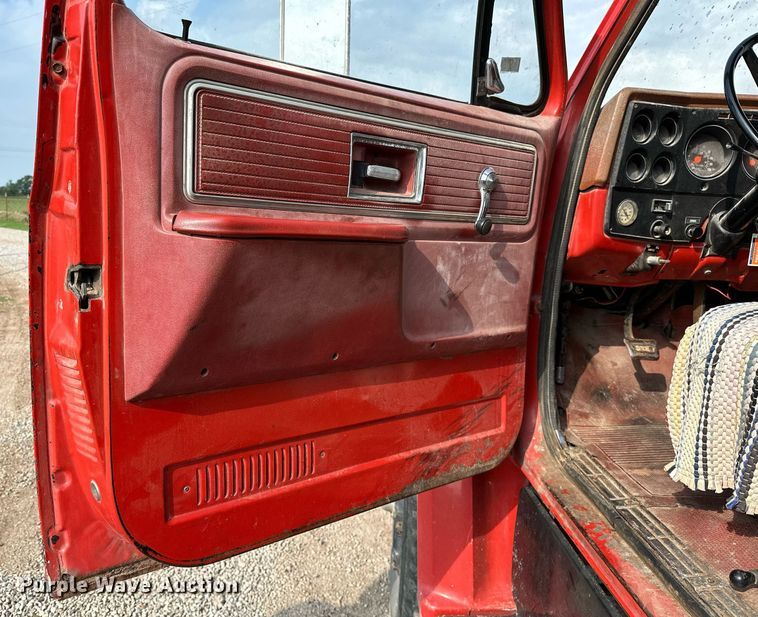 image for item OG9064 1977 GMC Sierra 6500  grain truck