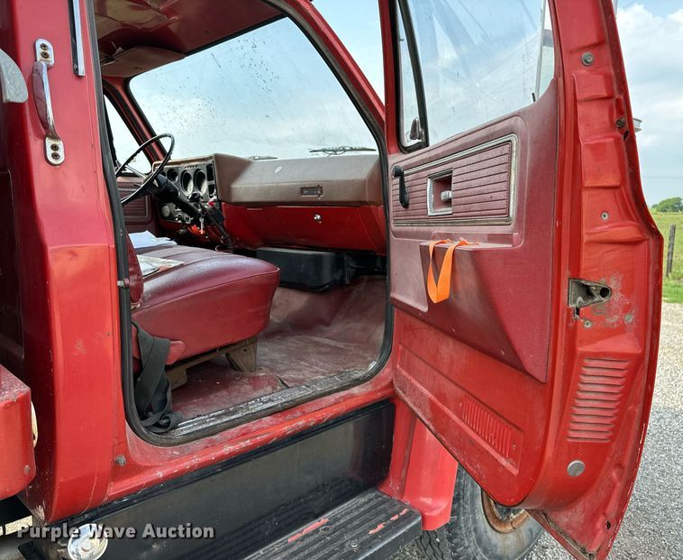 image for item OG9064 1977 GMC Sierra 6500  grain truck