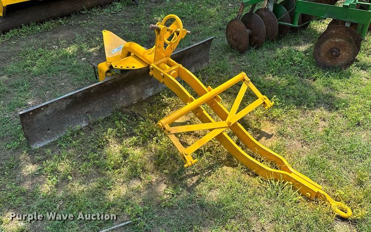 image for item OG9091 (2) pieces of ag equipment