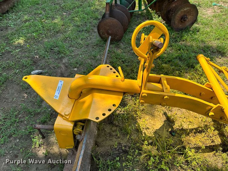 image for item OG9091 (2) pieces of ag equipment