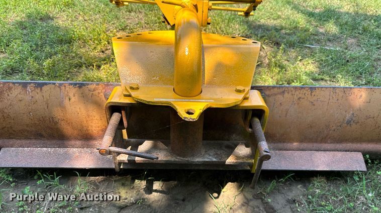 image for item OG9091 (2) pieces of ag equipment