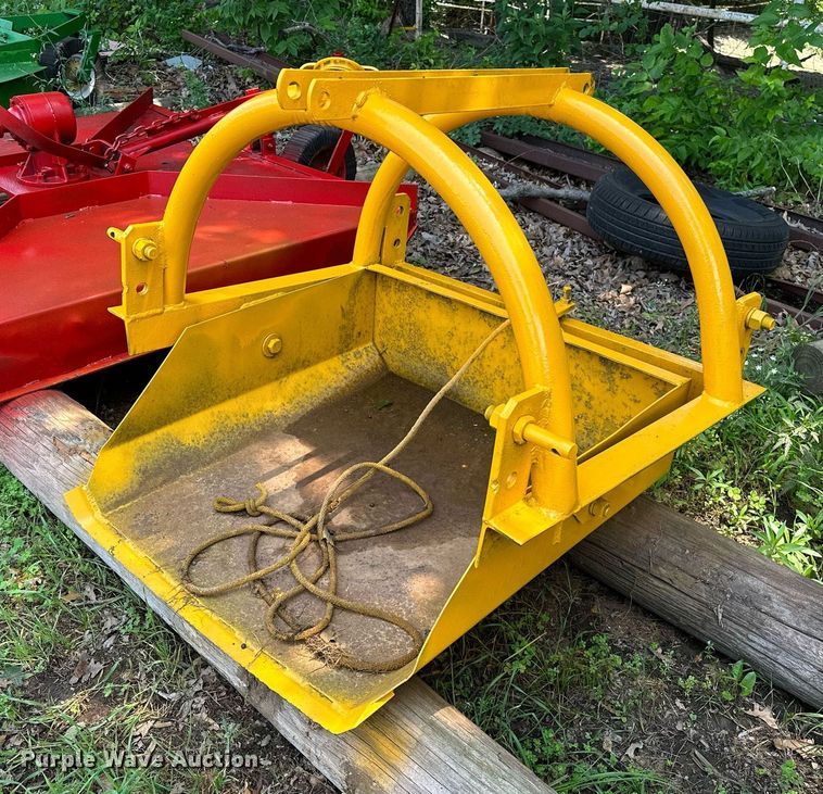 image for item OG9091 (2) pieces of ag equipment