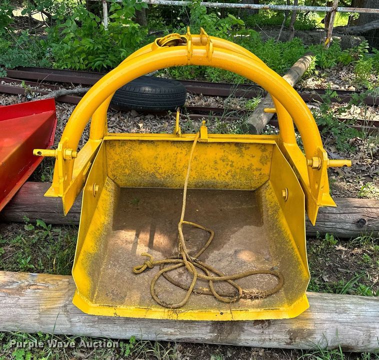 image for item OG9091 (2) pieces of ag equipment