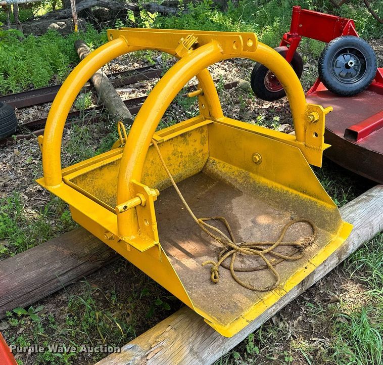 image for item OG9091 (2) pieces of ag equipment