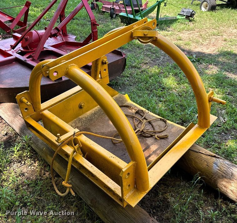 image for item OG9091 (2) pieces of ag equipment