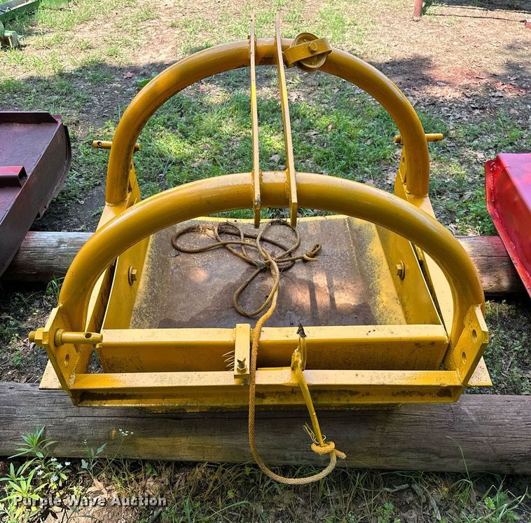 image for item OG9091 (2) pieces of ag equipment