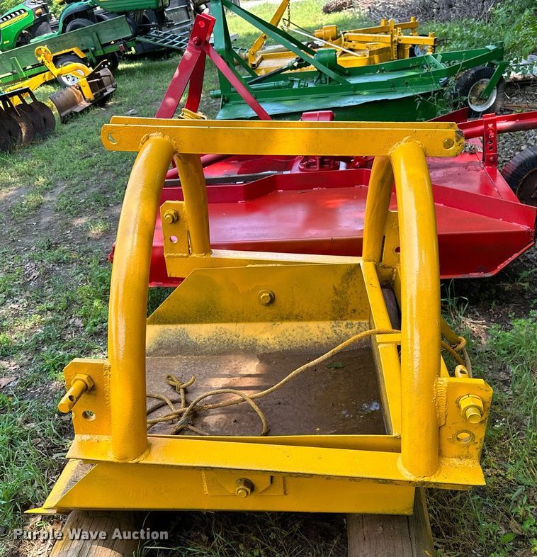 image for item OG9091 (2) pieces of ag equipment