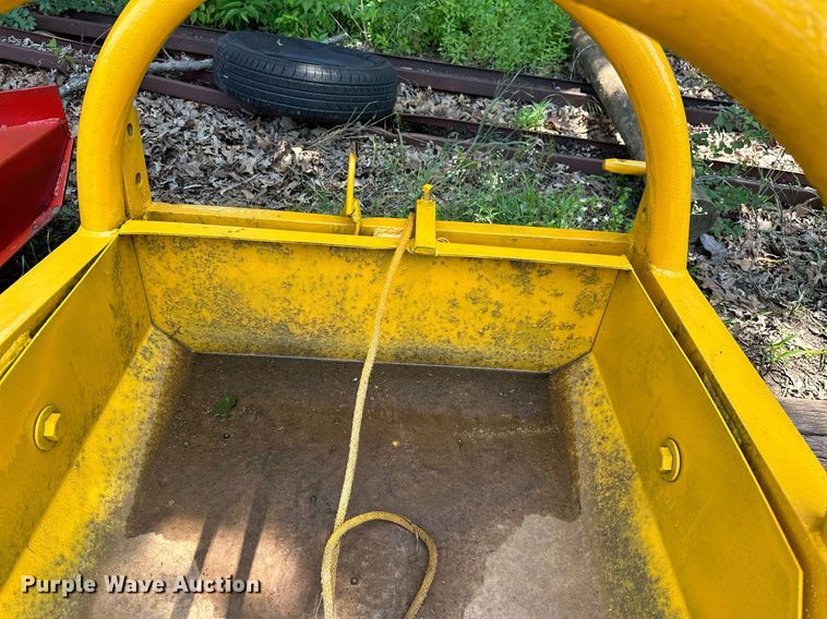 image for item OG9091 (2) pieces of ag equipment