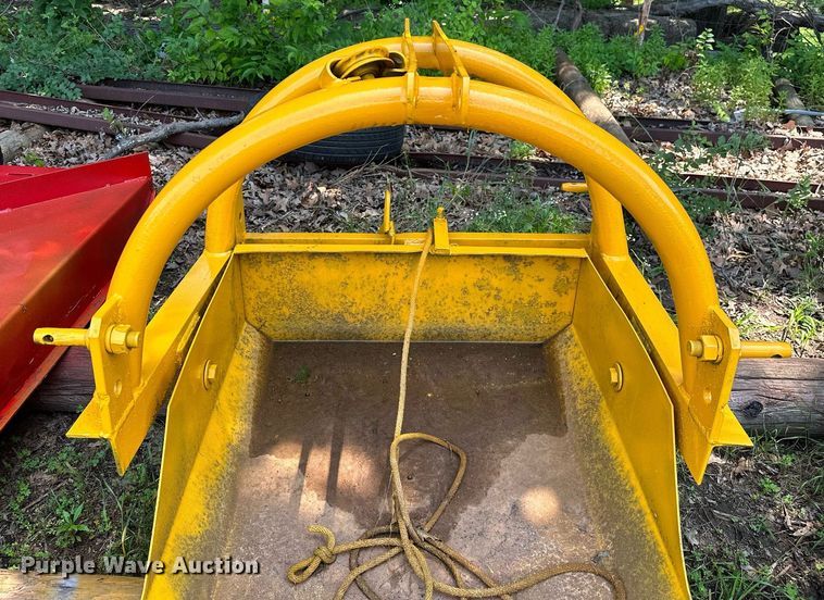 image for item OG9091 (2) pieces of ag equipment