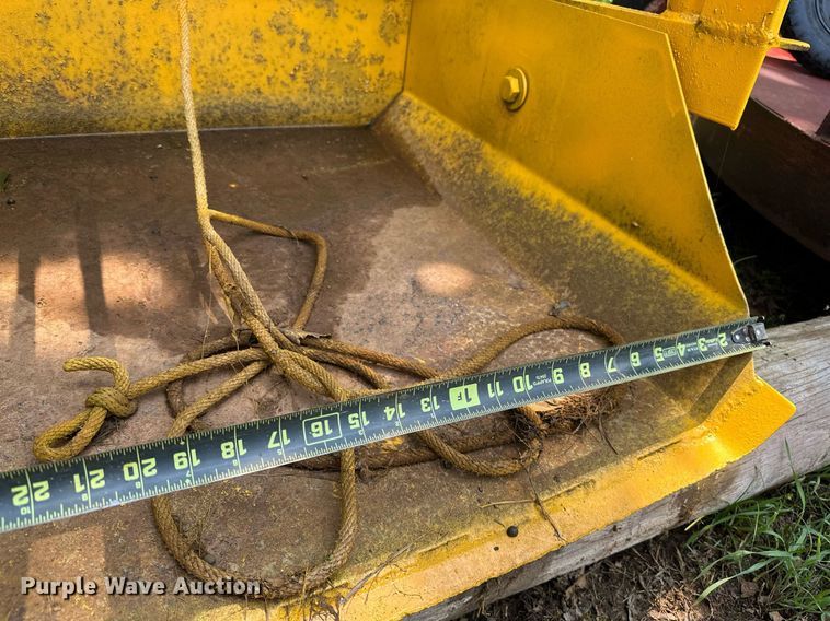 image for item OG9091 (2) pieces of ag equipment