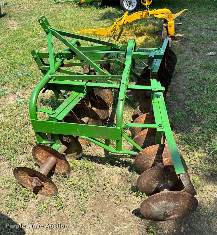 image for item OG9092 (3) pieces of ag equipment