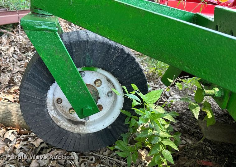 image for item OG9092 (3) pieces of ag equipment