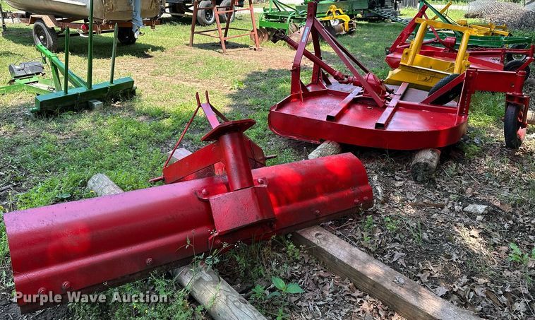 image for item OG9094 (2) pieces of ag equipment