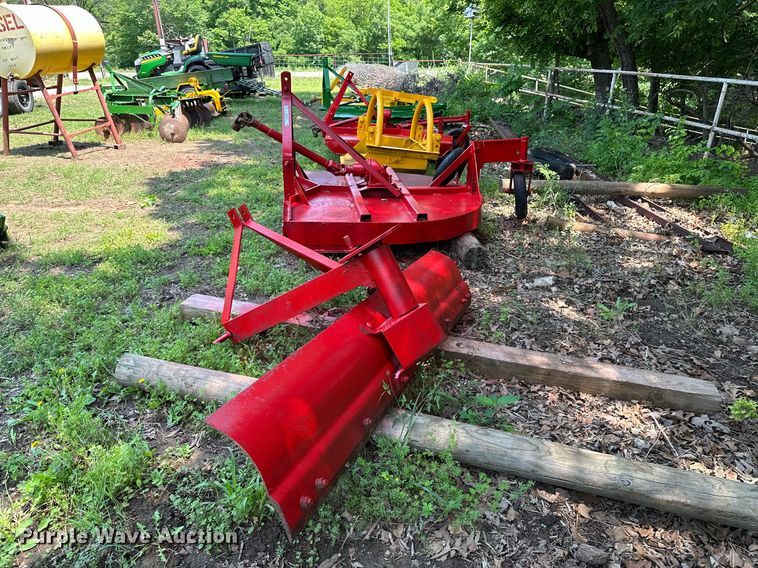 image for item OG9094 (2) pieces of ag equipment