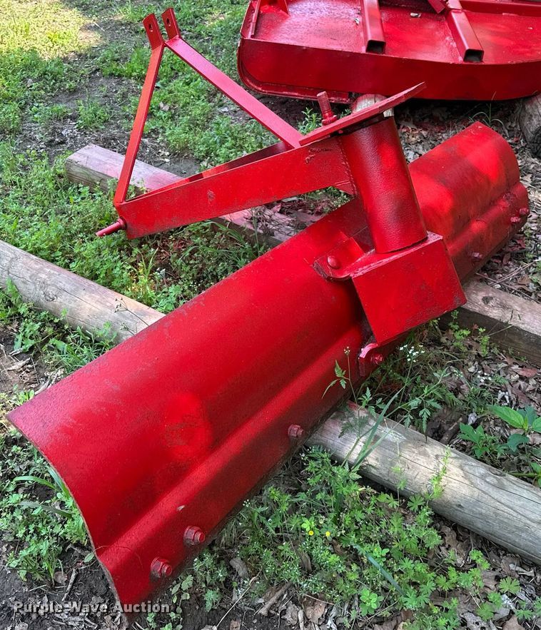 image for item OG9094 (2) pieces of ag equipment