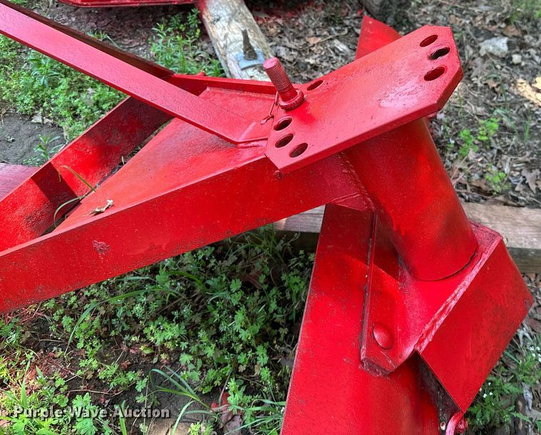 image for item OG9094 (2) pieces of ag equipment