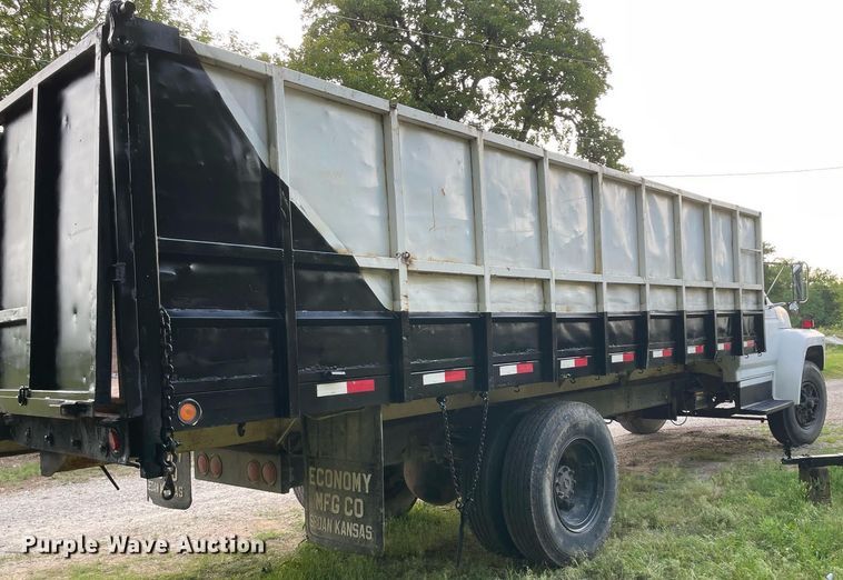 image for item OG9110 1988 Ford F800  grain truck