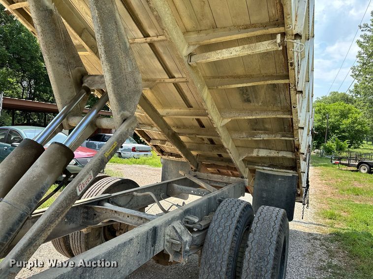 image for item OG9110 1988 Ford F800  grain truck