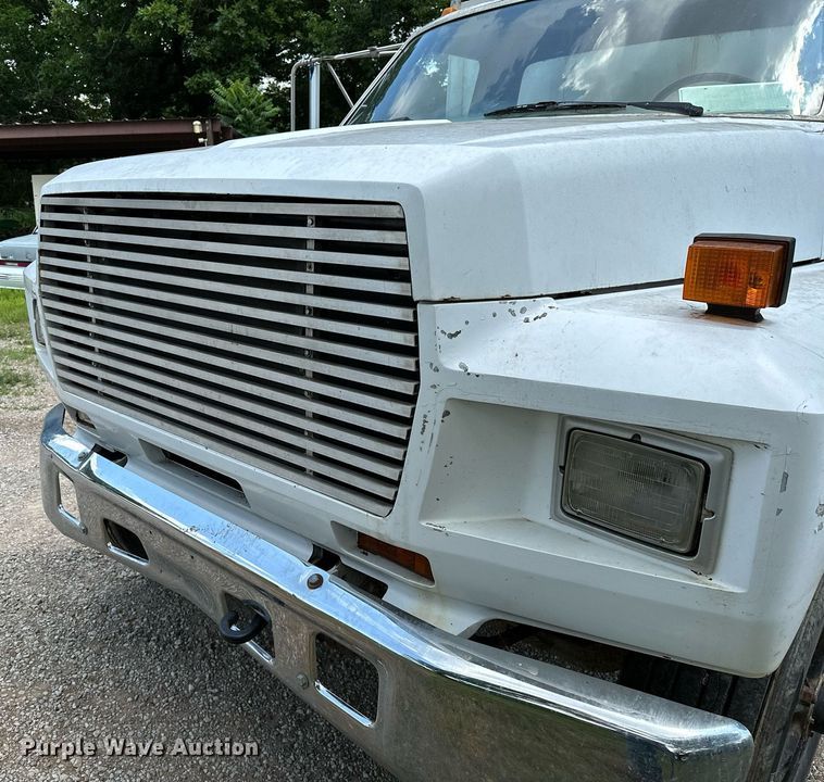 image for item OG9110 1988 Ford F800  grain truck