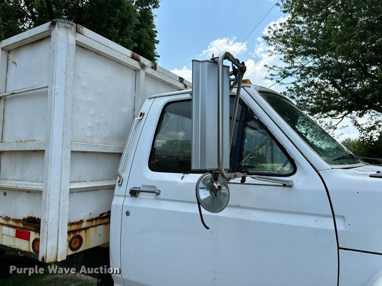 image for item OG9110 1988 Ford F800  grain truck