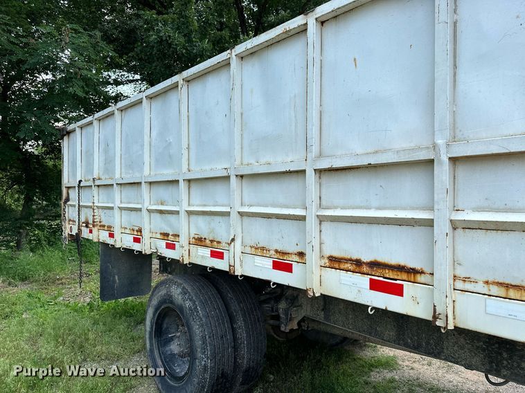 image for item OG9110 1988 Ford F800  grain truck